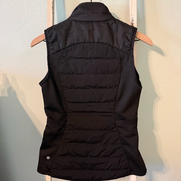 Lululemon Women's Down for It All Black Vest Size 6 - Picture 3 of 10